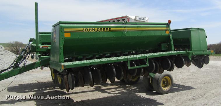 image for item DD8777 John Deere 455 grain drill