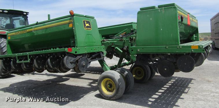 image for item DD8777 John Deere 455 grain drill