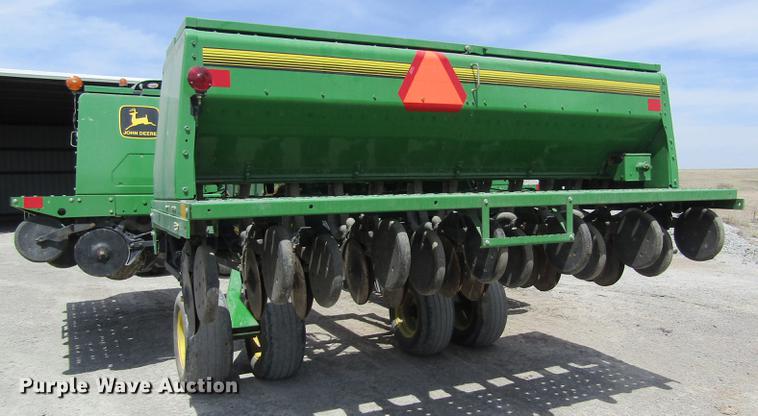 image for item DD8777 John Deere 455 grain drill