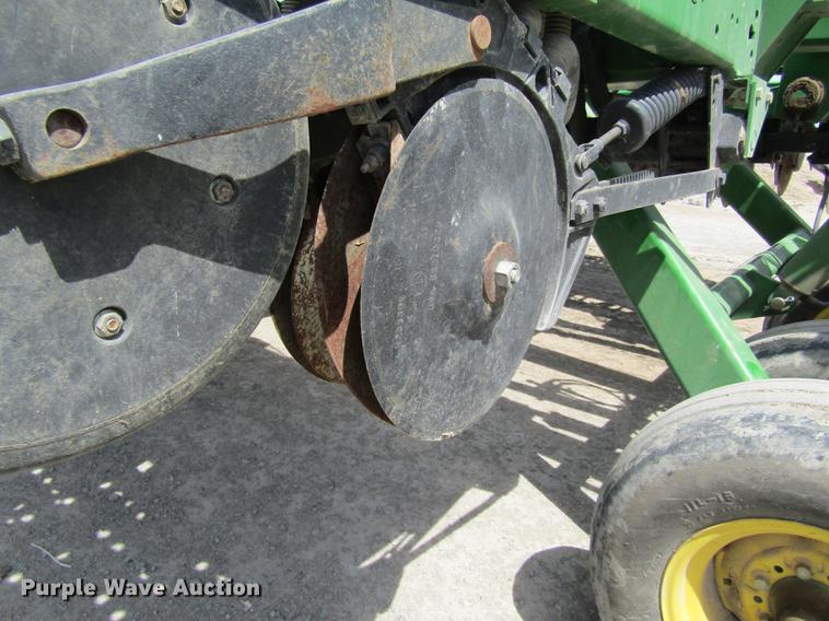 image for item DD8777 John Deere 455 grain drill