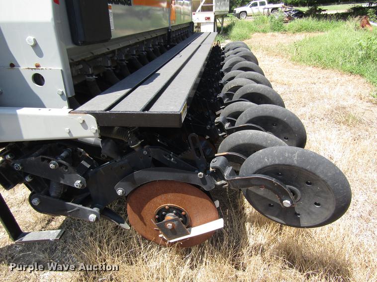 image for item DD8908 2013 CrustBuster All Plant 4615 no-till grain drill