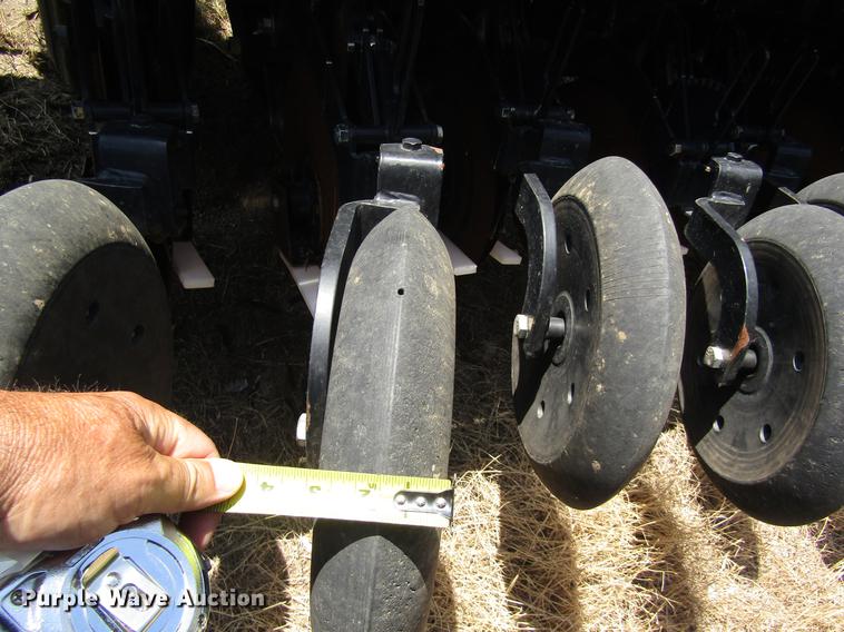 image for item DD8908 2013 CrustBuster All Plant 4615 no-till grain drill