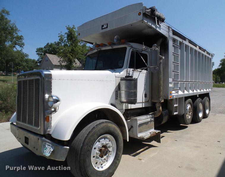 image for item DE5107 1989 Peterbilt 379 dump truck