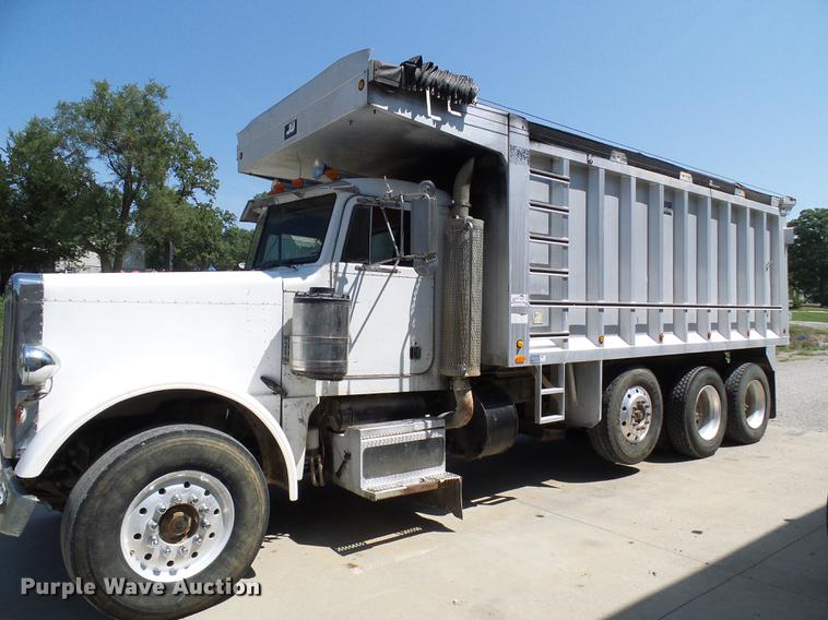 image for item DE5107 1989 Peterbilt 379 dump truck