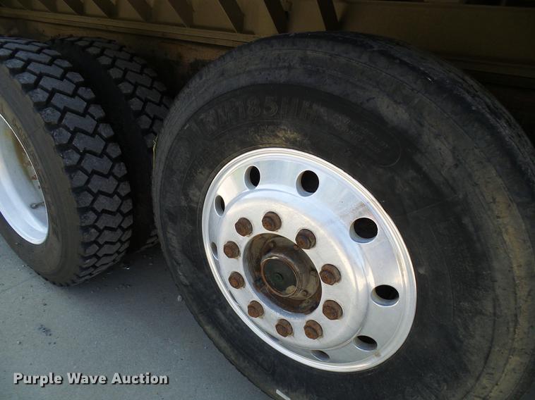 image for item DE5107 1989 Peterbilt 379 dump truck