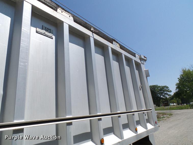 image for item DE5107 1989 Peterbilt 379 dump truck