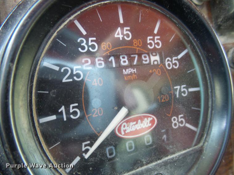 image for item DE5107 1989 Peterbilt 379 dump truck