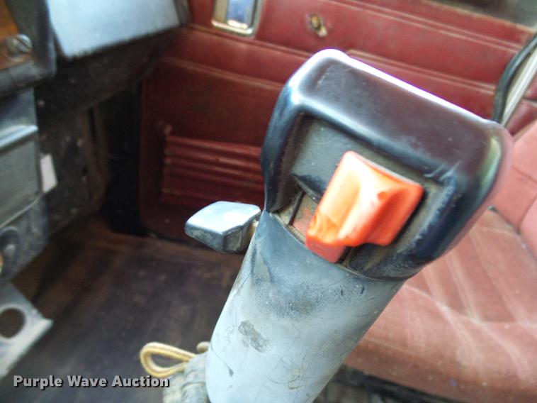 image for item DE5107 1989 Peterbilt 379 dump truck