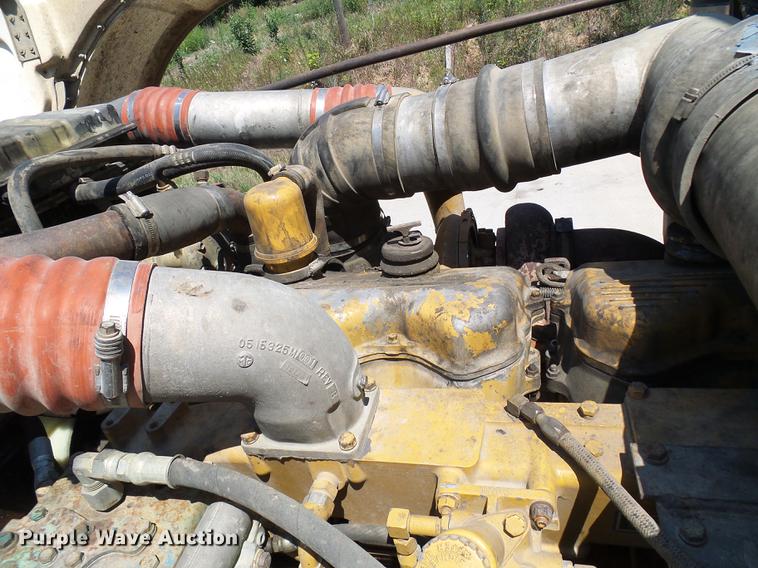 image for item DE5107 1989 Peterbilt 379 dump truck