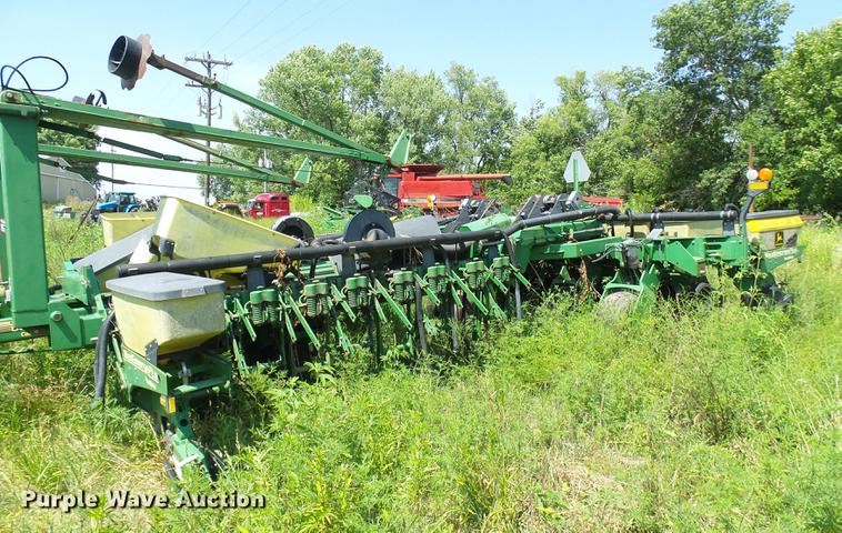 image for item DE5114 John Deere 1780 planter