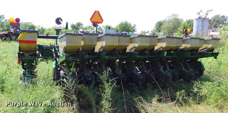 image for item DE5114 John Deere 1780 planter