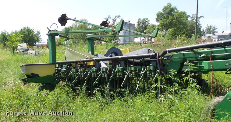 image for item DE5114 John Deere 1780 planter