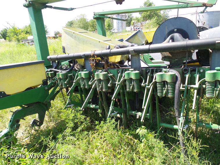 image for item DE5114 John Deere 1780 planter