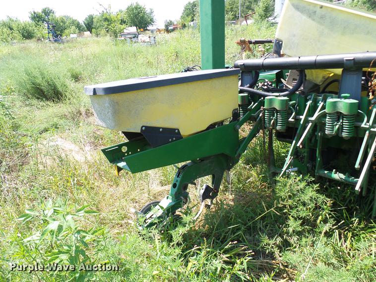 image for item DE5114 John Deere 1780 planter