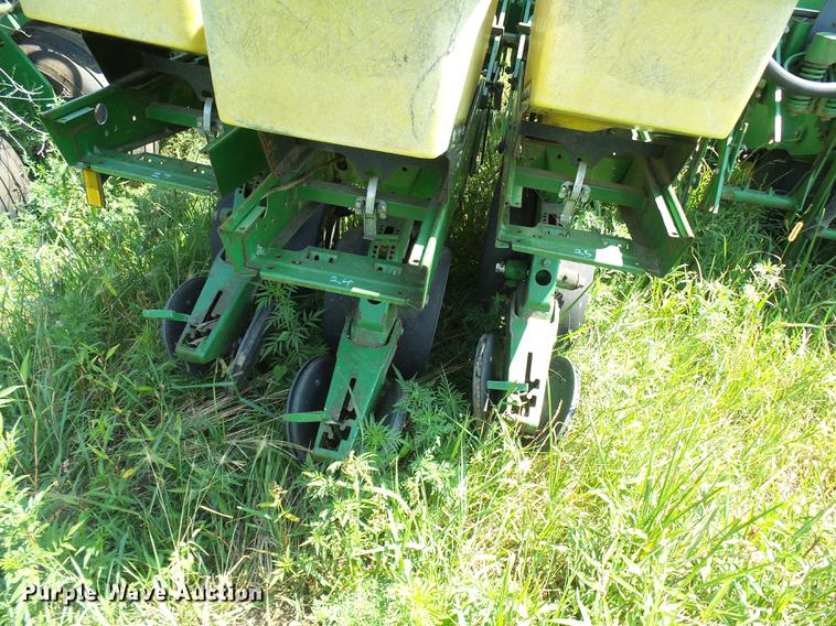 image for item DE5114 John Deere 1780 planter