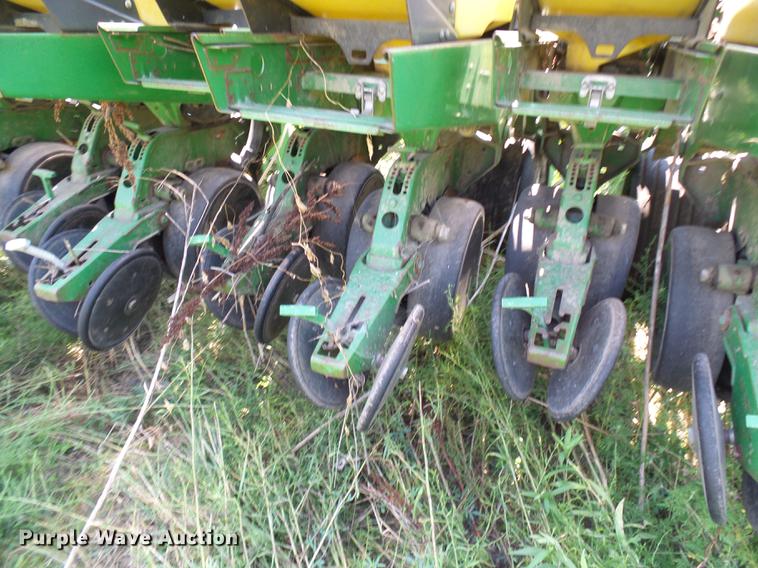 image for item DE5114 John Deere 1780 planter