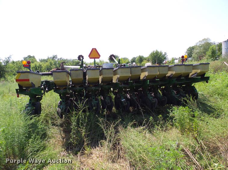 image for item DE5114 John Deere 1780 planter