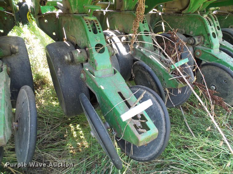 image for item DE5114 John Deere 1780 planter