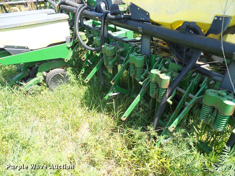 image for item DE5114 John Deere 1780 planter