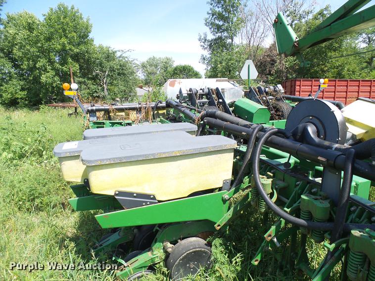 image for item DE5114 John Deere 1780 planter