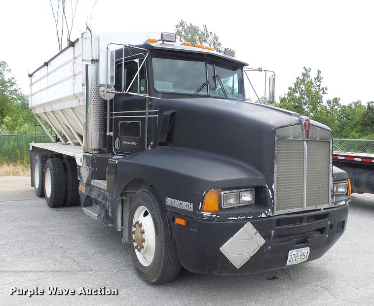 image for item DE5120 1986 Kenworth T600 seed tender truck