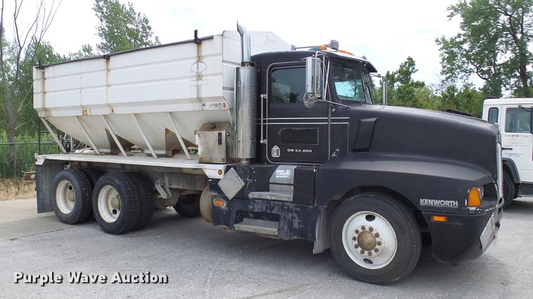 image for item DE5120 1986 Kenworth T600 seed tender truck