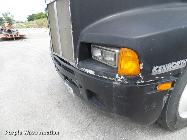 image for item DE5120 1986 Kenworth T600 seed tender truck