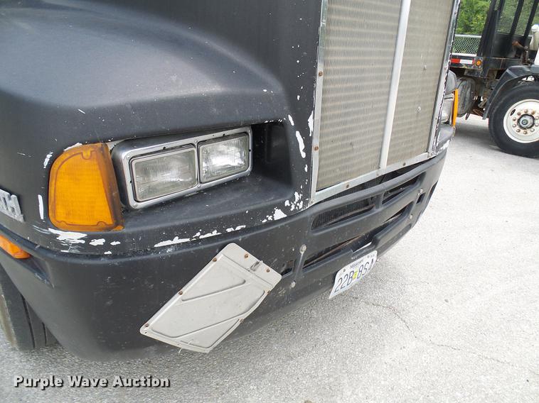 image for item DE5120 1986 Kenworth T600 seed tender truck