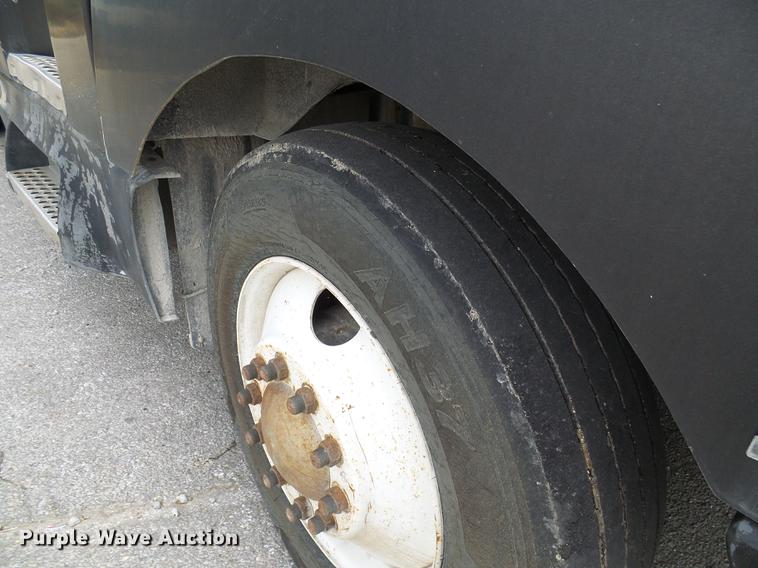 image for item DE5120 1986 Kenworth T600 seed tender truck