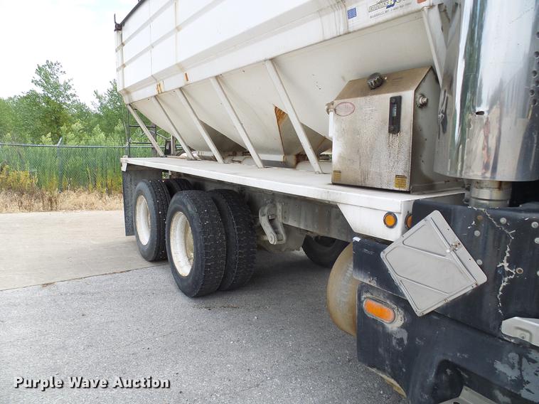 image for item DE5120 1986 Kenworth T600 seed tender truck