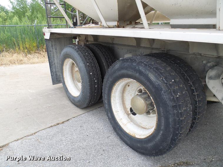 image for item DE5120 1986 Kenworth T600 seed tender truck