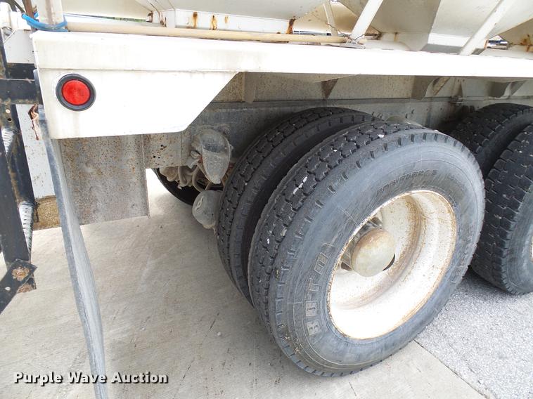 image for item DE5120 1986 Kenworth T600 seed tender truck