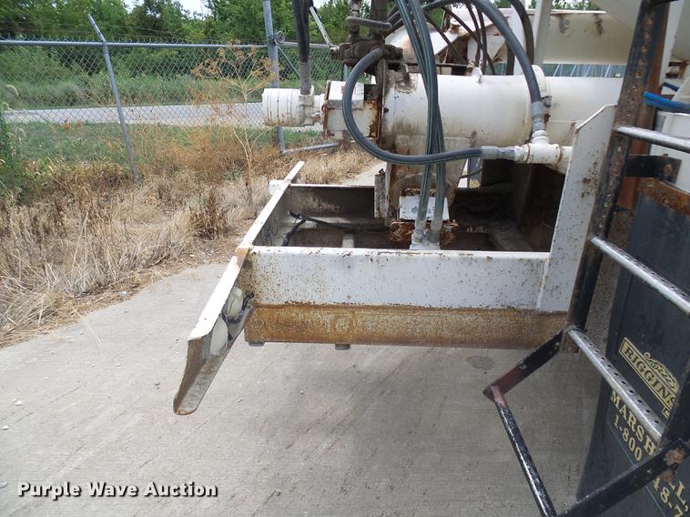 image for item DE5120 1986 Kenworth T600 seed tender truck