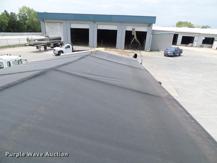 image for item DE5120 1986 Kenworth T600 seed tender truck