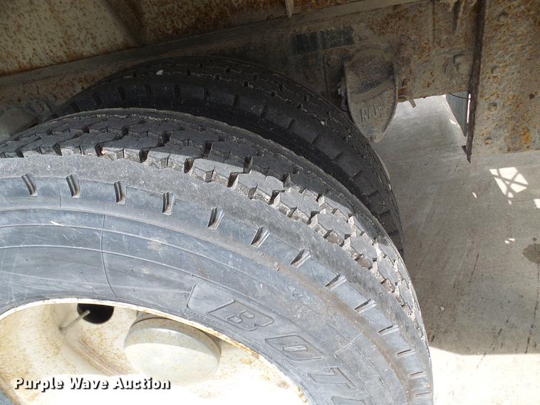 image for item DE5120 1986 Kenworth T600 seed tender truck