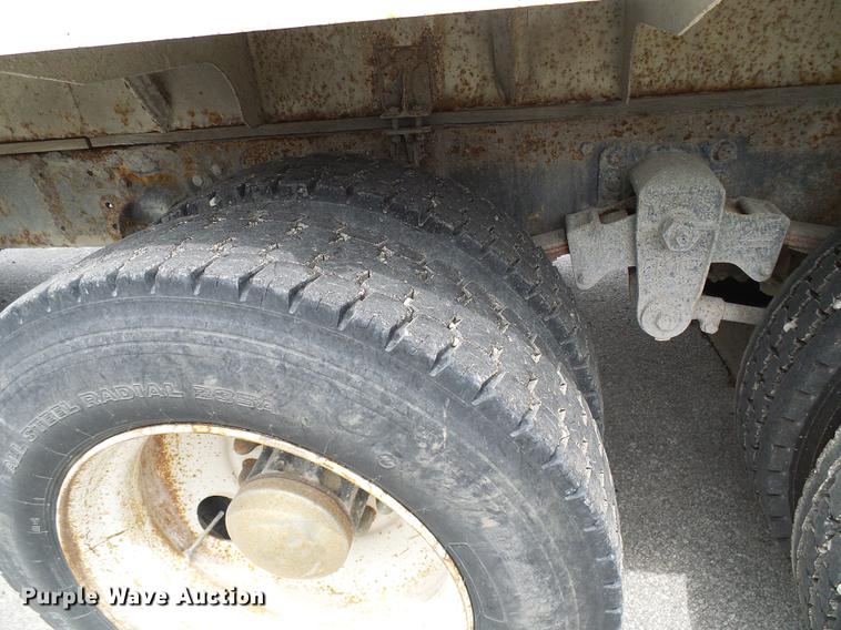 image for item DE5120 1986 Kenworth T600 seed tender truck