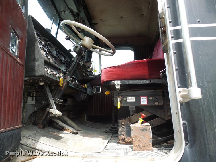 image for item DE5120 1986 Kenworth T600 seed tender truck