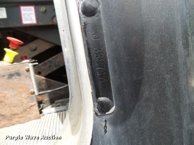 image for item DE5120 1986 Kenworth T600 seed tender truck