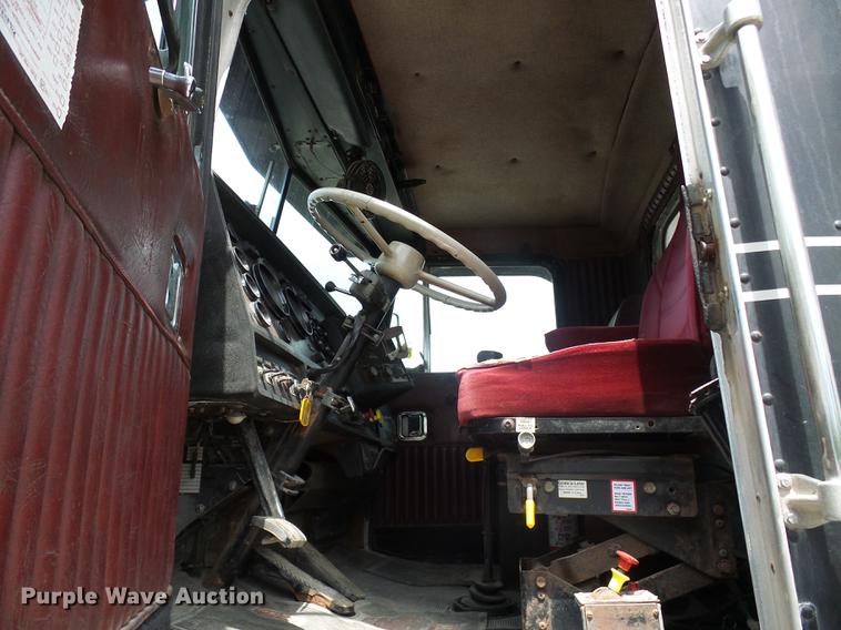 image for item DE5120 1986 Kenworth T600 seed tender truck