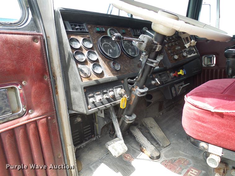 image for item DE5120 1986 Kenworth T600 seed tender truck