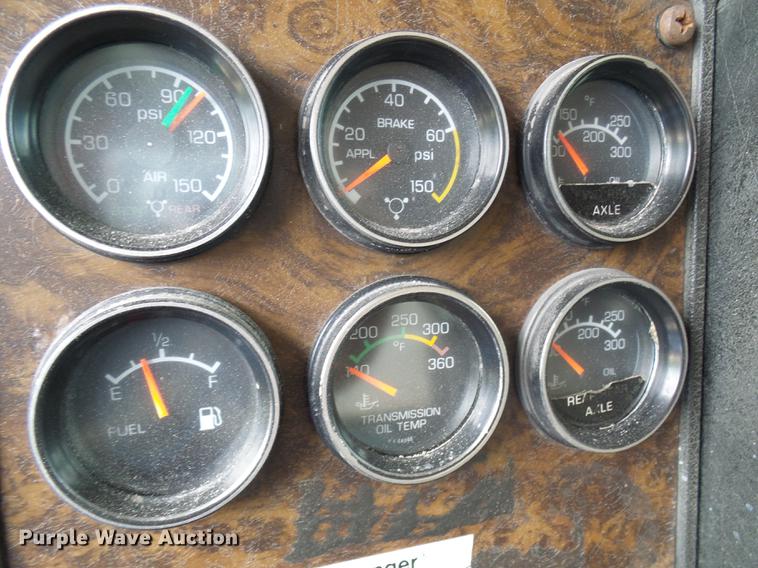 image for item DE5120 1986 Kenworth T600 seed tender truck