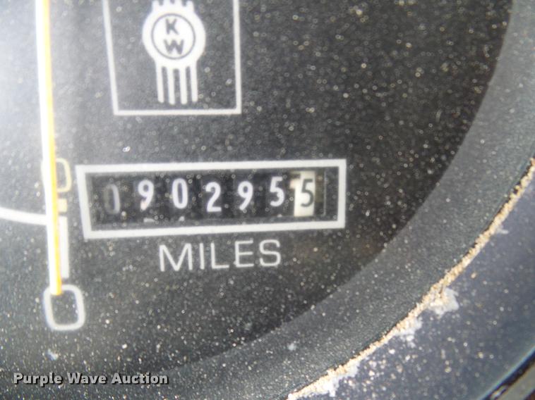 image for item DE5120 1986 Kenworth T600 seed tender truck