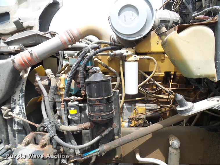 image for item DE5120 1986 Kenworth T600 seed tender truck