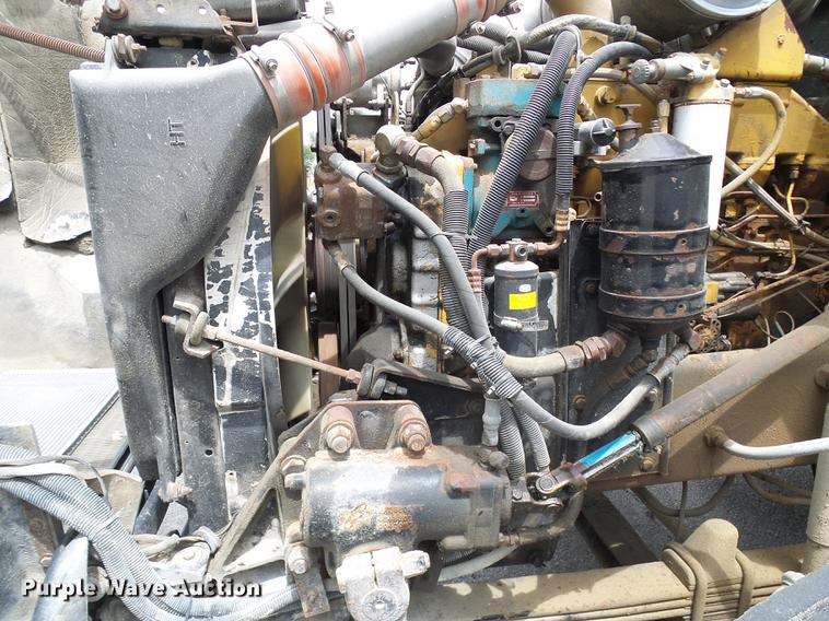 image for item DE5120 1986 Kenworth T600 seed tender truck