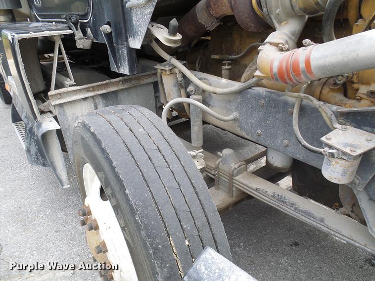 image for item DE5120 1986 Kenworth T600 seed tender truck