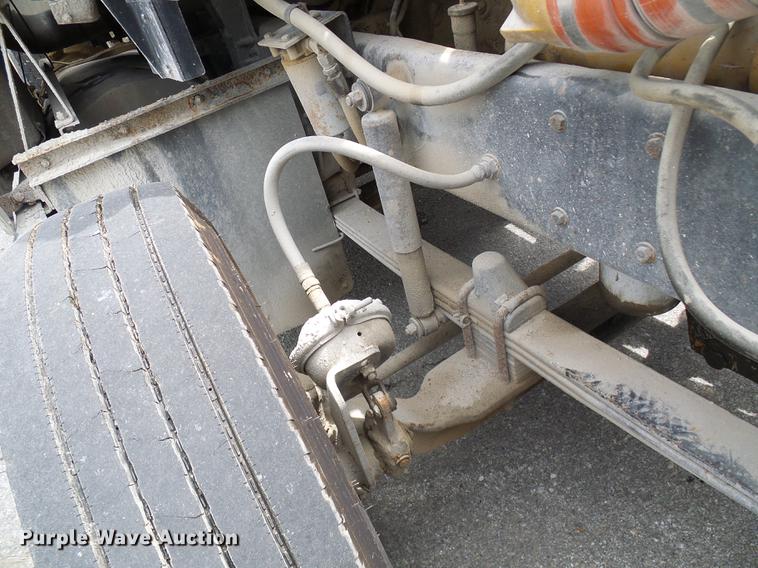 image for item DE5120 1986 Kenworth T600 seed tender truck