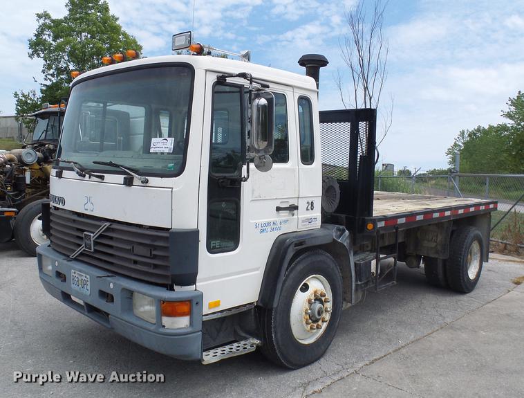 image for item DE5121 1992 Volvo FE flatbed truck