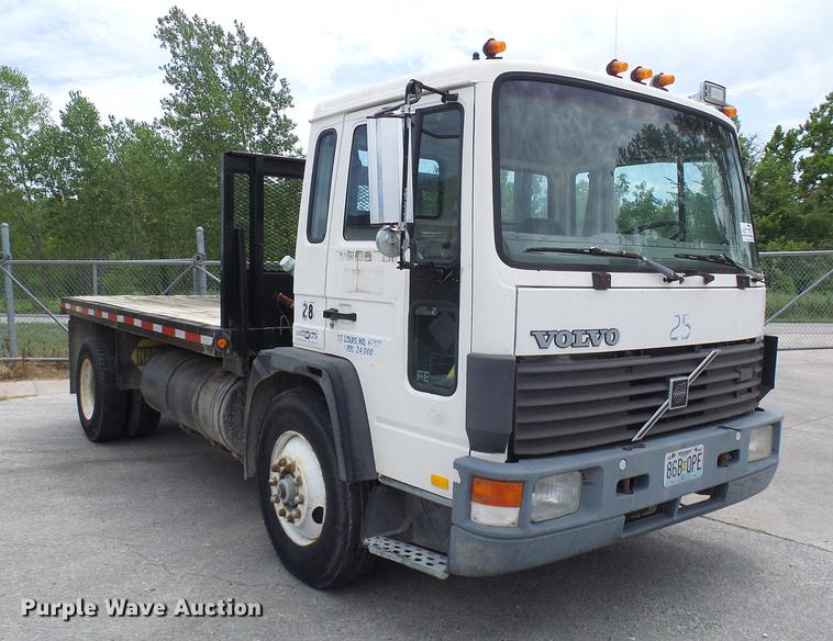 image for item DE5121 1992 Volvo FE flatbed truck