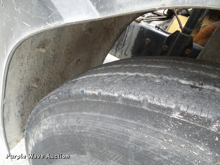 image for item DE5121 1992 Volvo FE flatbed truck