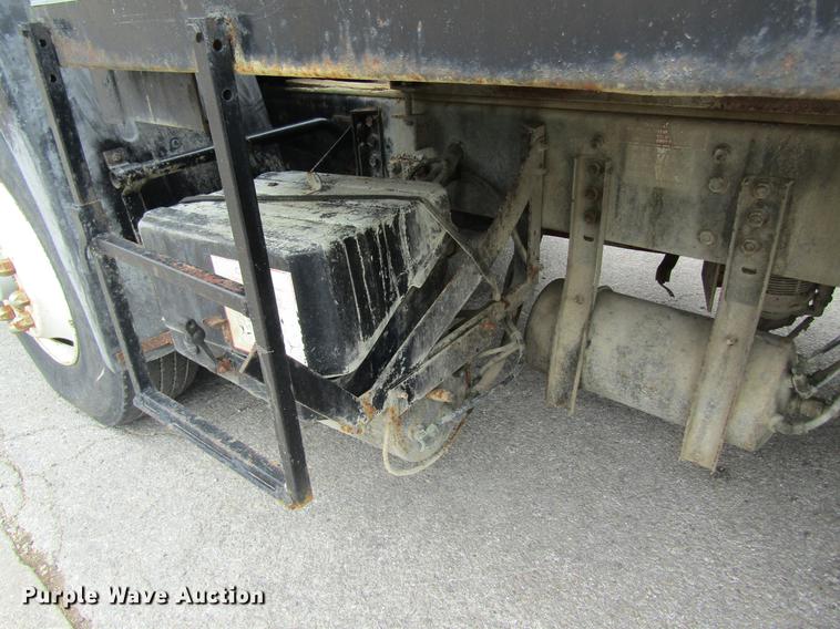 image for item DE5121 1992 Volvo FE flatbed truck